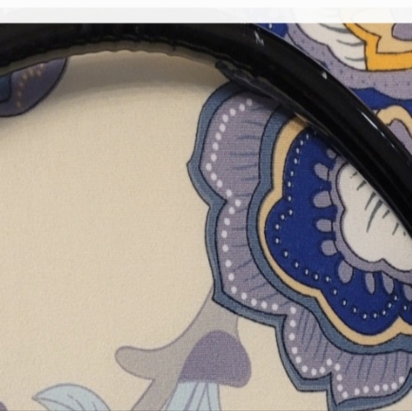 4/$25 SIMPLY VERA WANG PURSE - Picture 11 of 12